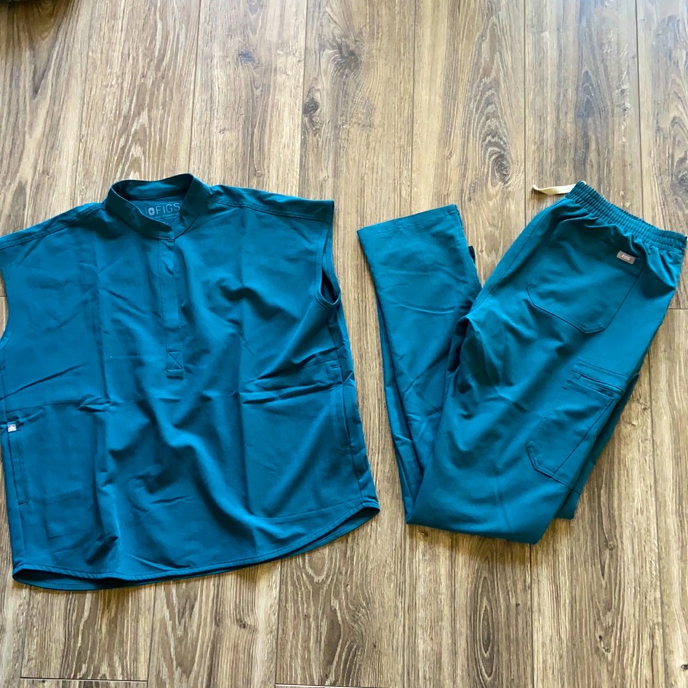 Figs scrub set